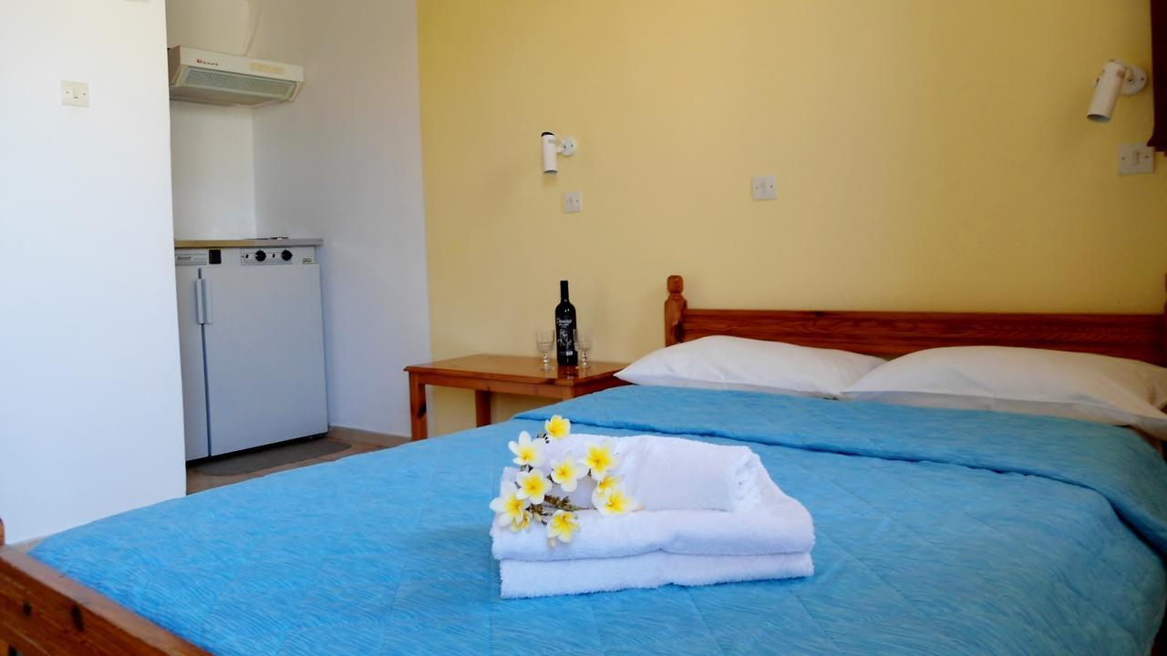 Hotel Katerina Palaiochora Esterno foto