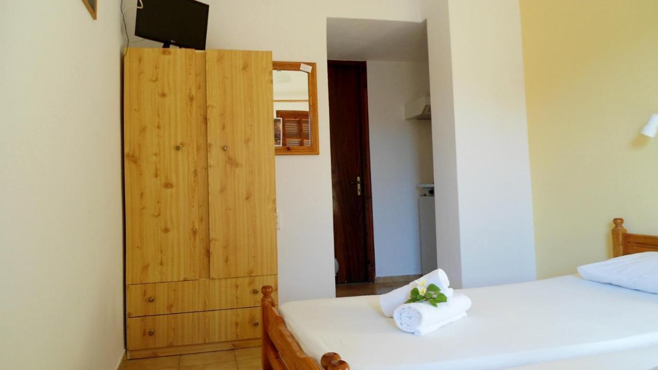 Hotel Katerina Palaiochora Esterno foto